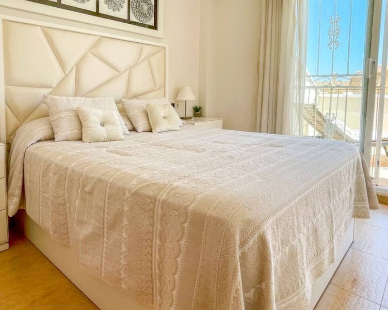 4 slaapkamer Rijtjeshuis te koop in Orihuela Costa met zwembad garage - € 339.000 (Ref: 9976021)