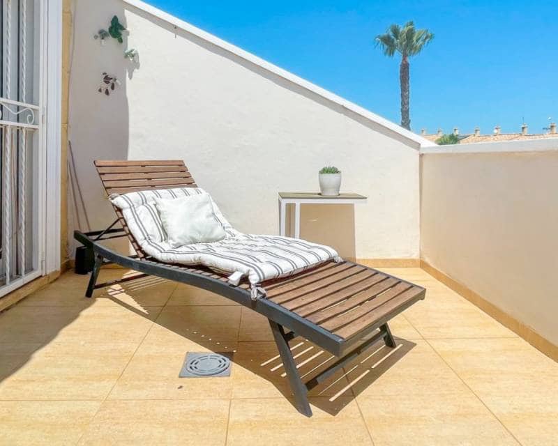 4 slaapkamer Rijtjeshuis te koop in Orihuela Costa met zwembad garage - € 339.000 (Ref: 9976021)