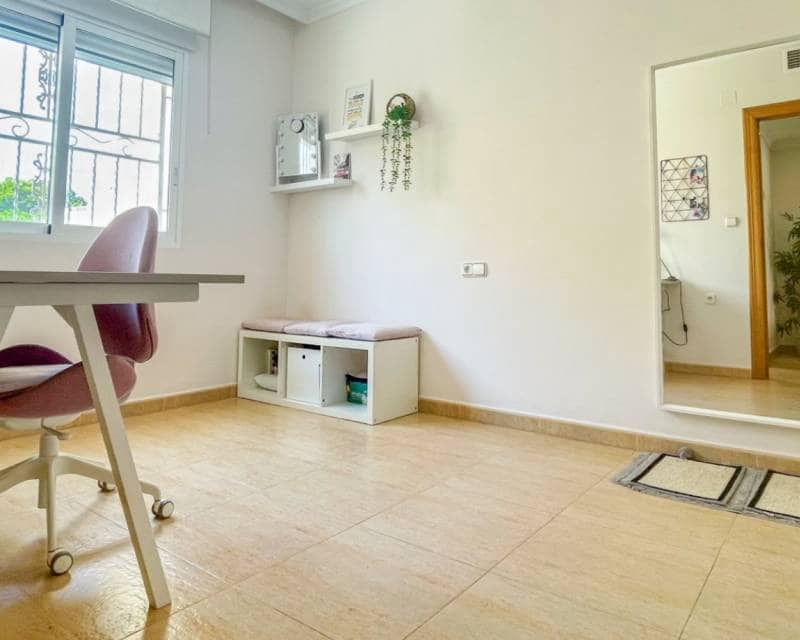 4 slaapkamer Rijtjeshuis te koop in Orihuela Costa met zwembad garage - € 339.000 (Ref: 9976021)