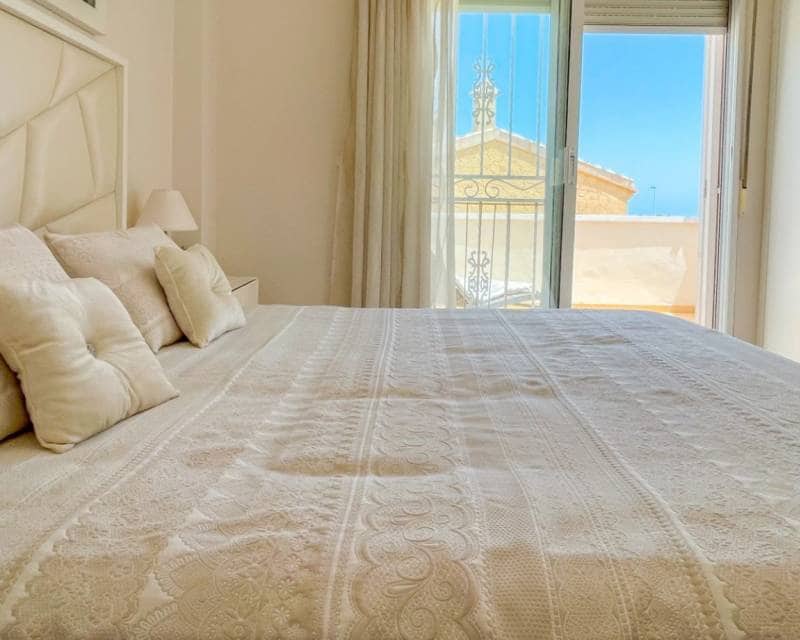 4 slaapkamer Rijtjeshuis te koop in Orihuela Costa met zwembad garage - € 339.000 (Ref: 9976021)