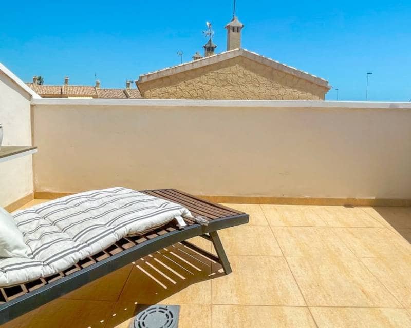 4 slaapkamer Rijtjeshuis te koop in Orihuela Costa met zwembad garage - € 339.000 (Ref: 9976021)