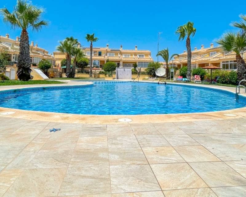 4 slaapkamer Rijtjeshuis te koop in Orihuela Costa met zwembad garage - € 339.000 (Ref: 9976021)