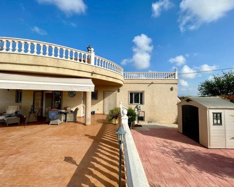 3 soveværelse Villa til salg i Catral med swimmingpool garage - € 390.000 (Ref: 9976022)