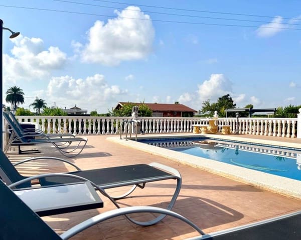 3 soveværelse Villa til salg i Catral med swimmingpool garage - € 390.000 (Ref: 9976022)