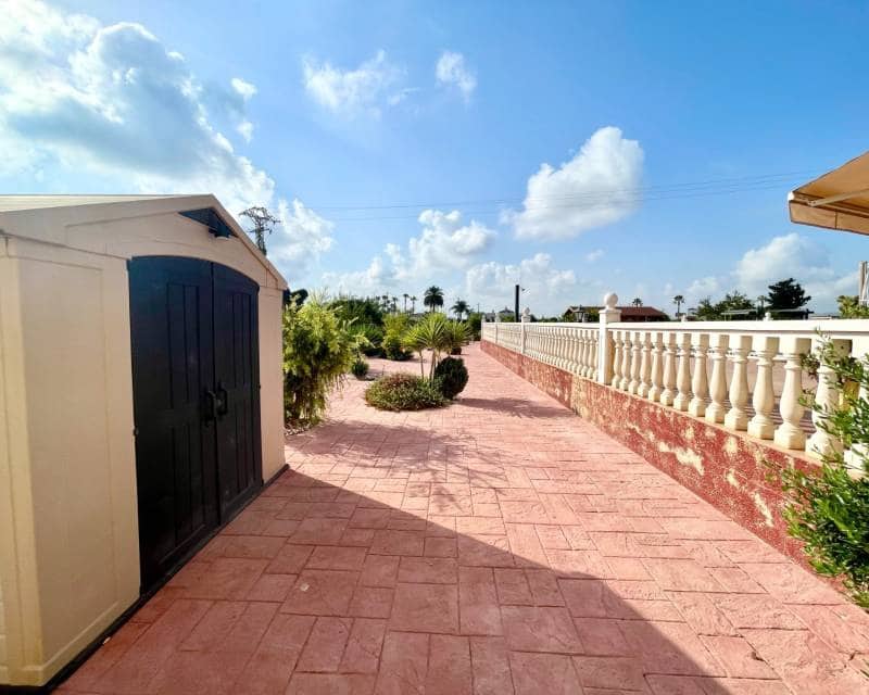 3 soveværelse Villa til salg i Catral med swimmingpool garage - € 390.000 (Ref: 9976022)