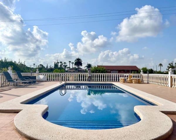 3 soveværelse Villa til salg i Catral med swimmingpool garage - € 390.000 (Ref: 9976022)
