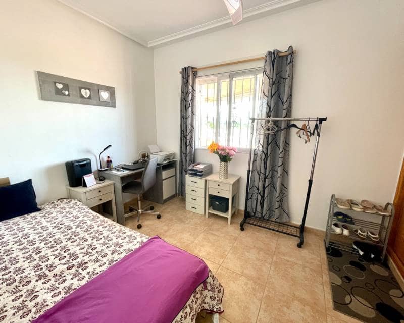 3 soveværelse Villa til salg i Catral med swimmingpool garage - € 390.000 (Ref: 9976022)