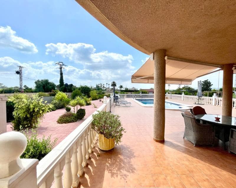 3 soveværelse Villa til salg i Catral med swimmingpool garage - € 390.000 (Ref: 9976022)