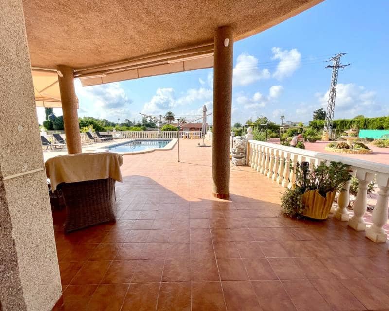 3 soveværelse Villa til salg i Catral med swimmingpool garage - € 390.000 (Ref: 9976022)