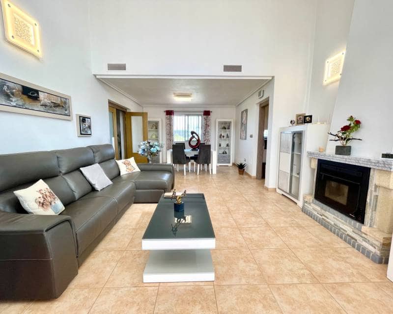 3 soveværelse Villa til salg i Catral med swimmingpool garage - € 390.000 (Ref: 9976022)