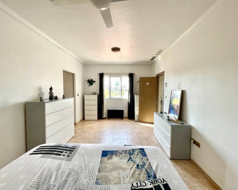 3 soveværelse Villa til salg i Catral med swimmingpool garage - € 390.000 (Ref: 9976022)