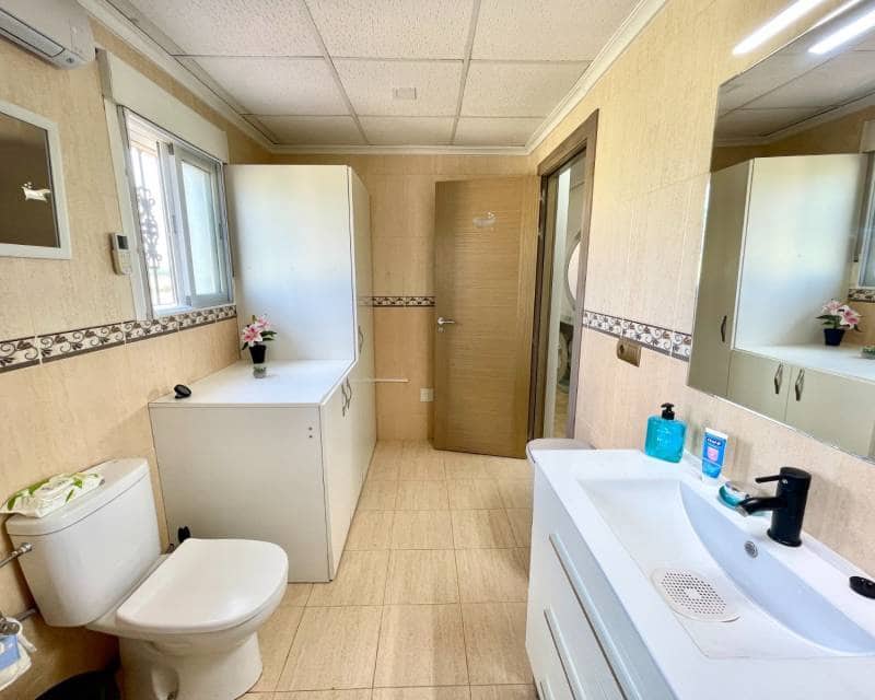 3 soveværelse Villa til salg i Catral med swimmingpool garage - € 390.000 (Ref: 9976022)