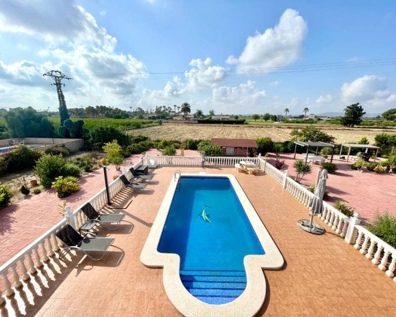 3 soveværelse Villa til salg i Catral med swimmingpool garage - € 390.000 (Ref: 9976022)