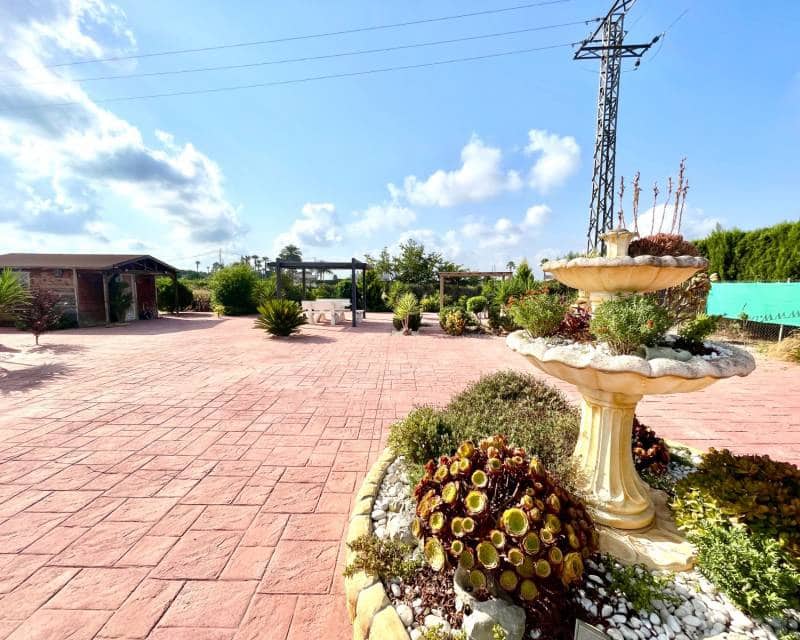 3 soveværelse Villa til salg i Catral med swimmingpool garage - € 390.000 (Ref: 9976022)