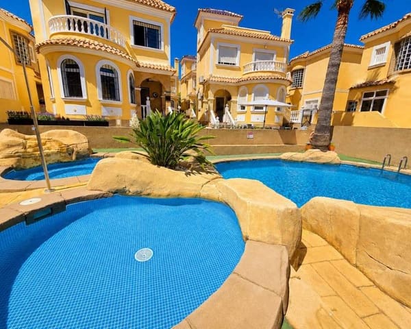 3 soveværelse Villa til salg i Villamartin, Orihuela med swimmingpool garage - € 255.000 (Ref: 9976326)