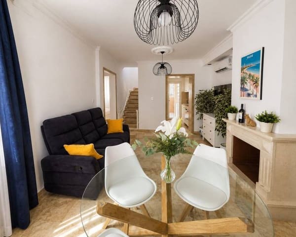 3 soveværelse Villa til salg i Villamartin, Orihuela med swimmingpool garage - € 255.000 (Ref: 9976326)