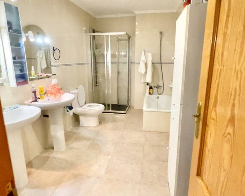 Chalet de 4 habitaciones en Daya Nueva en venta con piscina - 395.000 € (Ref: 9981658)