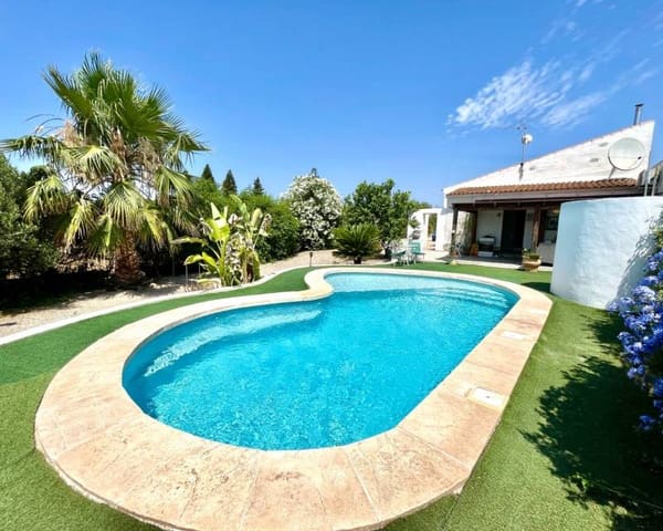 Chalet de 4 habitaciones en Daya Nueva en venta con piscina - 395.000 € (Ref: 9981658)
