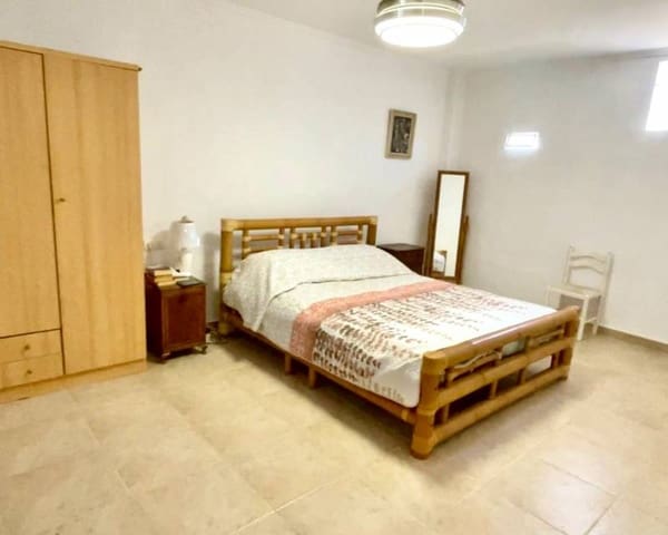 Chalet de 4 habitaciones en Daya Nueva en venta con piscina - 395.000 € (Ref: 9981658)