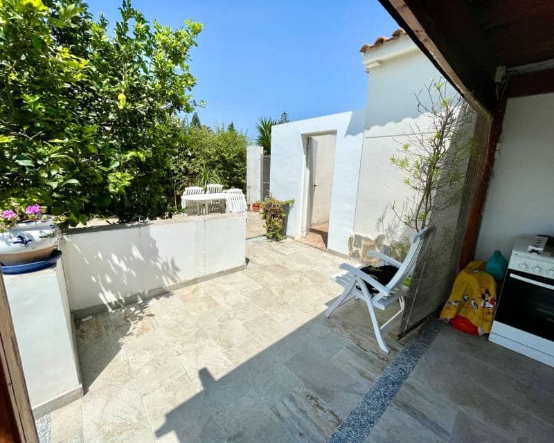 Chalet de 4 habitaciones en Daya Nueva en venta con piscina - 395.000 € (Ref: 9981658)