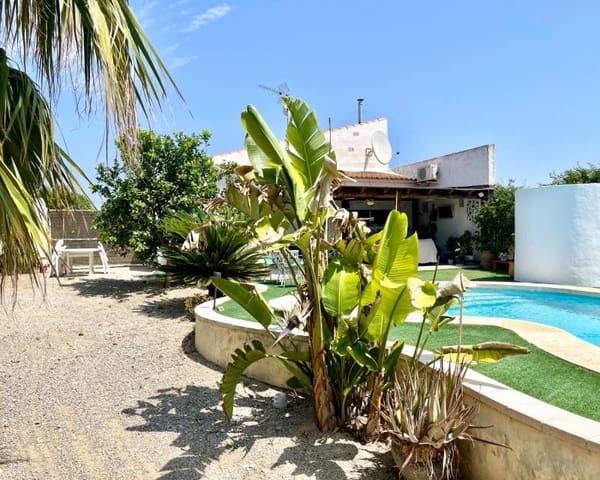 Chalet de 4 habitaciones en Daya Nueva en venta con piscina - 395.000 € (Ref: 9981658)