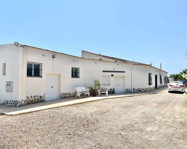 Chalet de 4 habitaciones en Daya Nueva en venta con piscina - 395.000 € (Ref: 9981658)