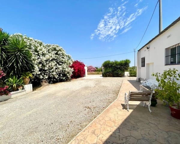 Chalet de 4 habitaciones en Daya Nueva en venta con piscina - 395.000 € (Ref: 9981658)