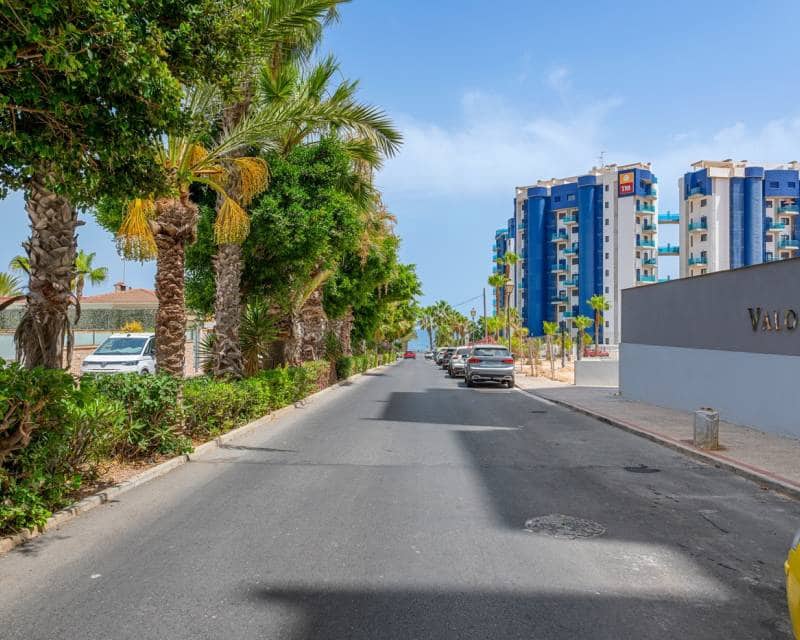 2 soveværelse Lejlighed til salg i Orihuela Costa med swimmingpool - € 379.000 (Ref: 9984285)