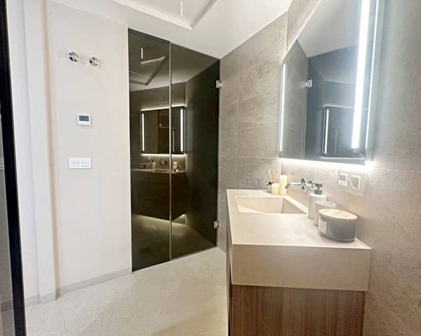 1 soveværelse Lejlighed til salg i Playa de los Locos, Torrevieja - € 178.500 (Ref: 9984287)