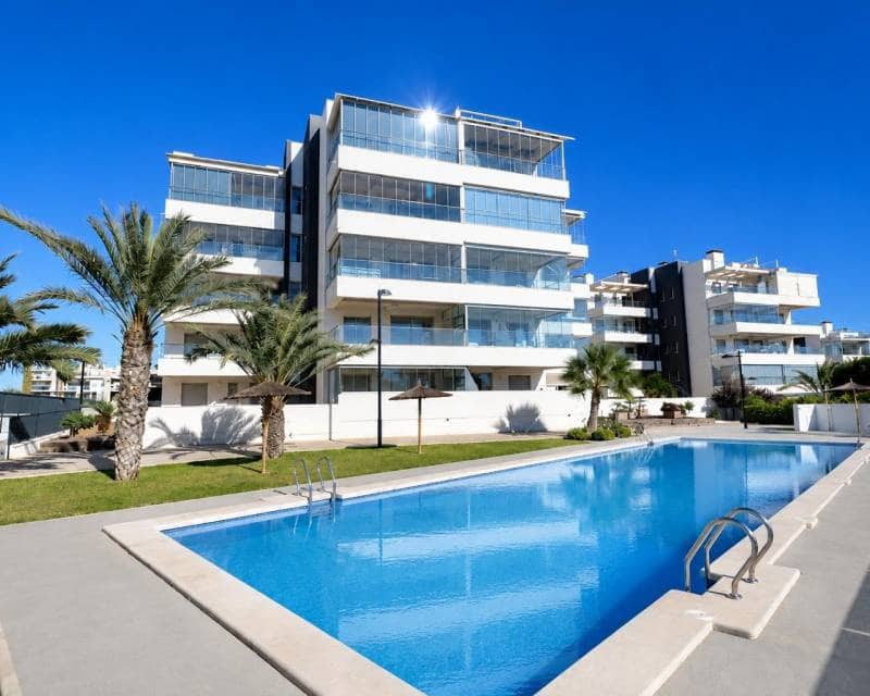 3 bedroom Apartment for sale in Villamartin with pool - € 335,000 (Ref: 9984288)