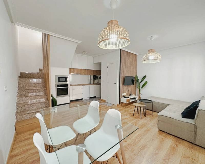 3 soverom Kjedet enebolig til salgs i La Zenia med svømmebasseng - € 283 000 (Ref: 9984289)