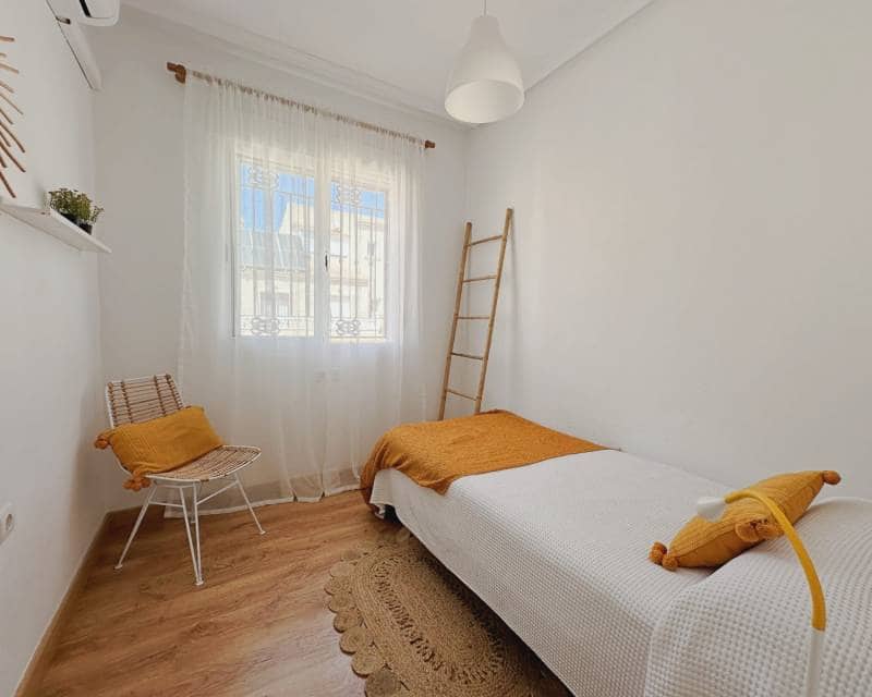 3 soverom Kjedet enebolig til salgs i La Zenia med svømmebasseng - € 283 000 (Ref: 9984289)