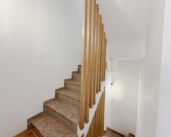 3 soverom Kjedet enebolig til salgs i La Zenia, Orihuela med svømmebasseng - € 283 000 (Ref: 9984289)