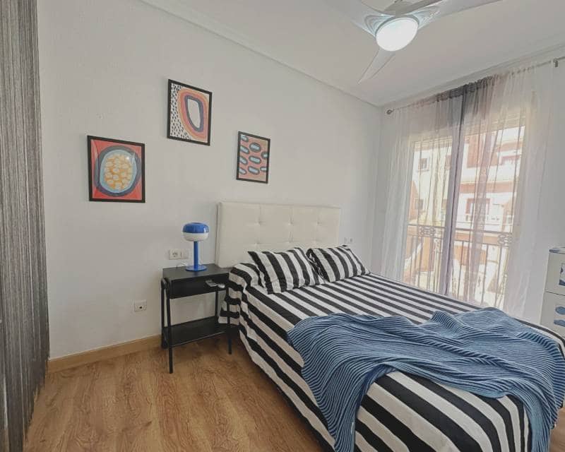 3 soverom Kjedet enebolig til salgs i La Zenia med svømmebasseng - € 283 000 (Ref: 9984289)