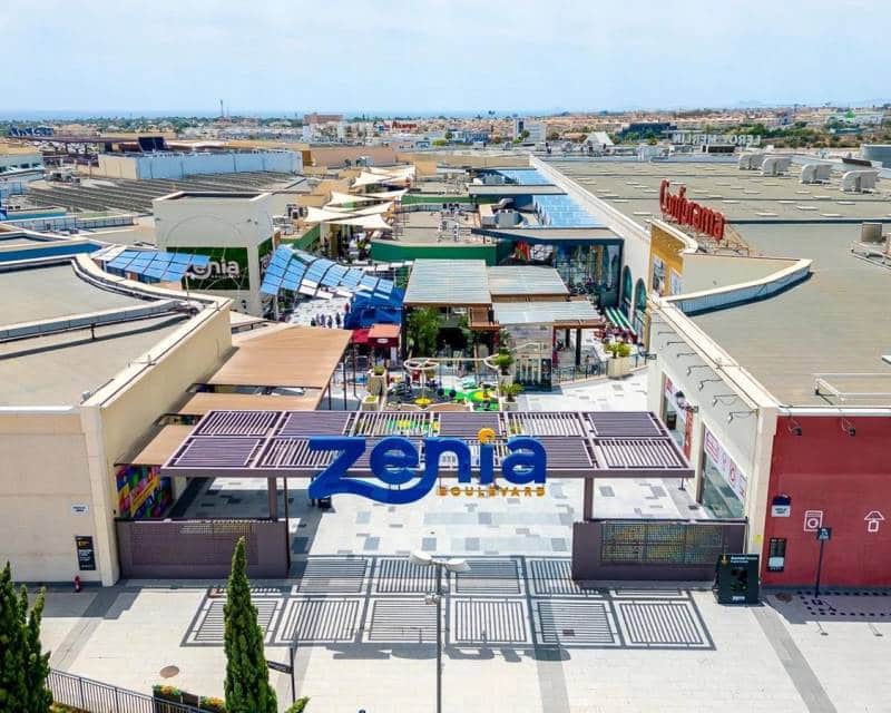3 soverom Kjedet enebolig til salgs i La Zenia med svømmebasseng - € 283 000 (Ref: 9984289)