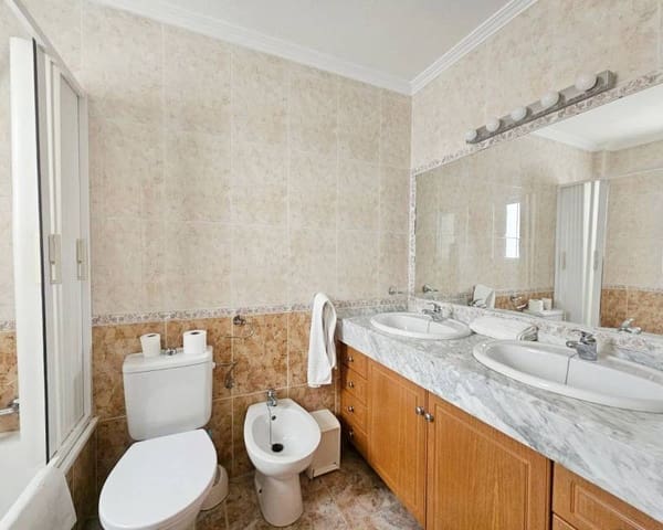 Apartamento de 2 habitaciones en Aguamarina, Orihuela en venta con piscina - 224.000 € (Ref: 9984291)