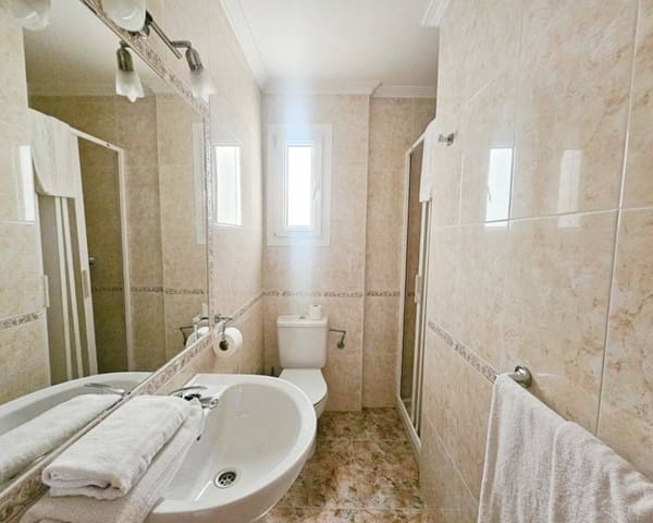 Apartamento de 2 habitaciones en Aguamarina, Orihuela en venta con piscina - 224.000 € (Ref: 9984291)