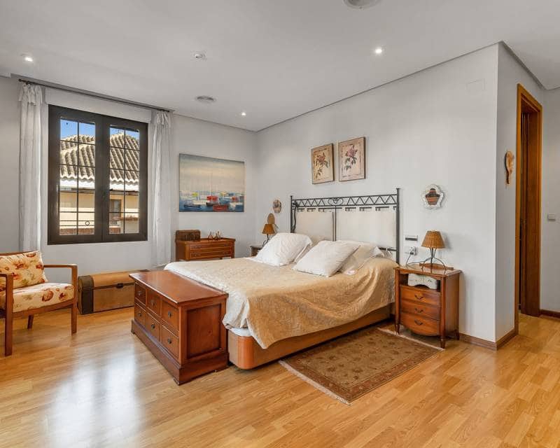 6 soveværelse Villa til salg i La Veleta - € 2.490.000 (Ref: 9989297)