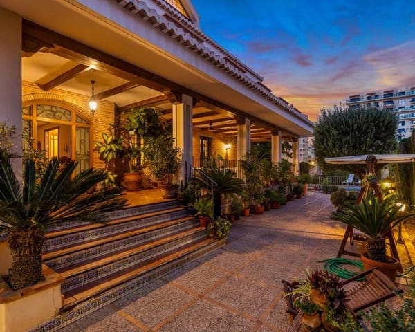 6 soveværelse Villa til salg i La Veleta, Torrevieja - € 2.490.000 (Ref: 9989297)