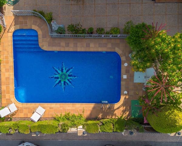 6 soveværelse Villa til salg i La Veleta, Torrevieja - € 2.490.000 (Ref: 9989297)