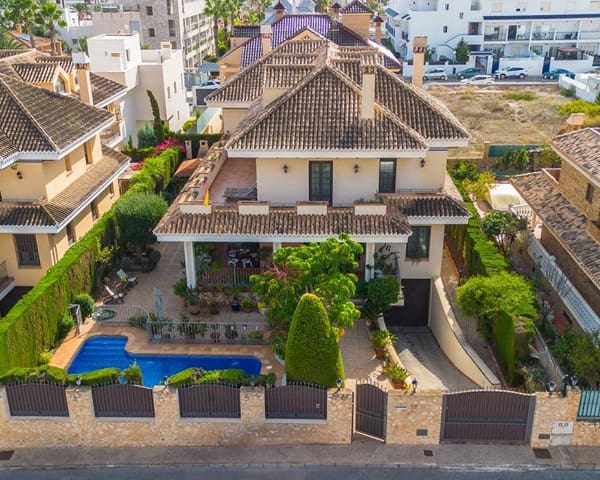 6 soveværelse Villa til salg i La Veleta, Torrevieja - € 2.490.000 (Ref: 9989297)