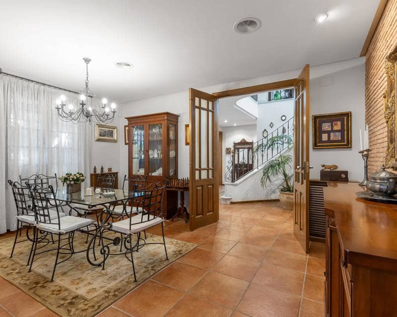 6 soveværelse Villa til salg i La Veleta - € 2.490.000 (Ref: 9989297)
