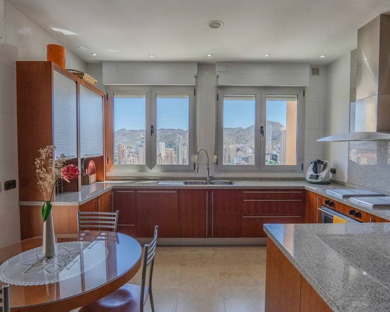 5 soverom Leilighet til salgs i Benidorm med svømmebasseng - € 1 700 000 (Ref: 9989298)