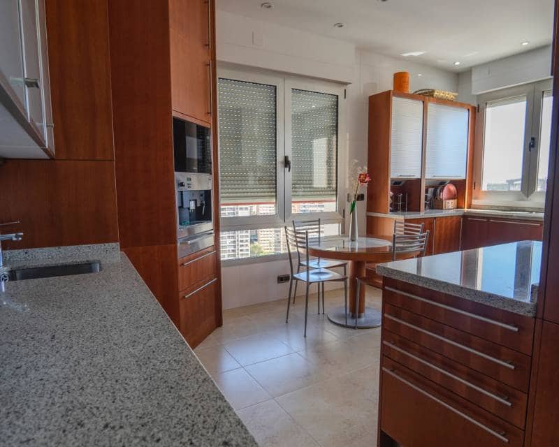 5 soverom Leilighet til salgs i Benidorm med svømmebasseng - € 1 700 000 (Ref: 9989298)