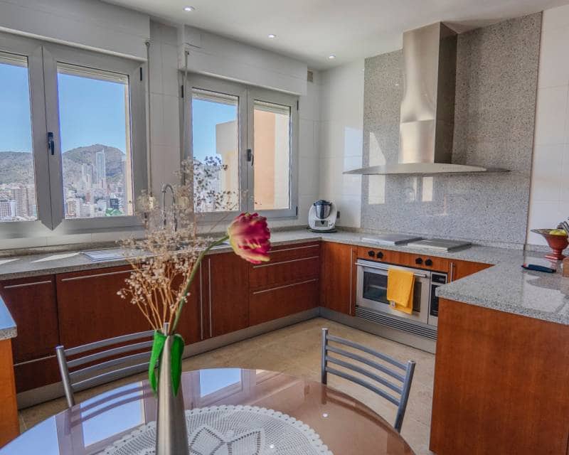 5 soverom Leilighet til salgs i Benidorm med svømmebasseng - € 1 700 000 (Ref: 9989298)