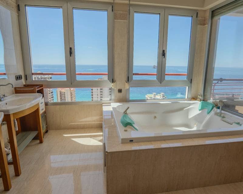 5 soverom Leilighet til salgs i Benidorm med svømmebasseng - € 1 700 000 (Ref: 9989298)