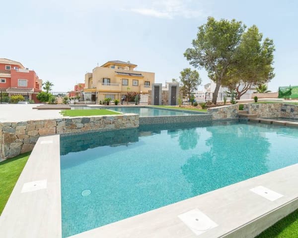 3 soverom Hus til salgs i Los Balcones - Los Altos, Torrevieja med svømmebasseng - € 340 000 (Ref: 9989503)