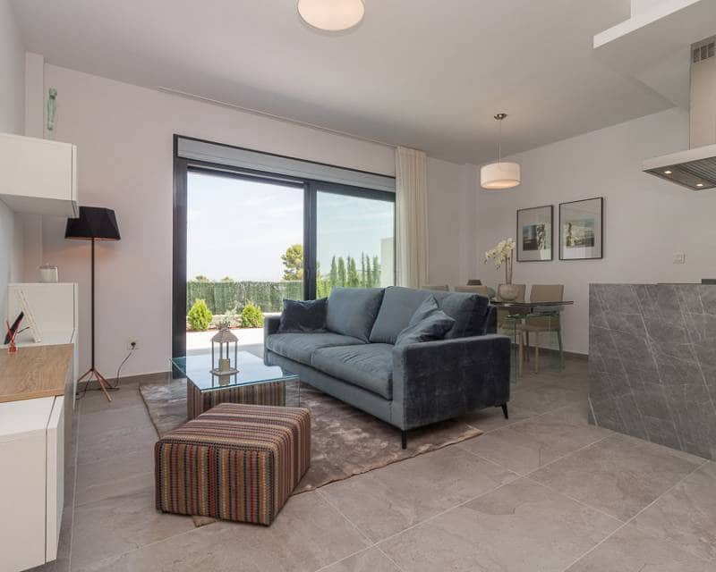 3 soverom Hus til salgs i Torrevieja med svømmebasseng - € 340 000 (Ref: 9989503)