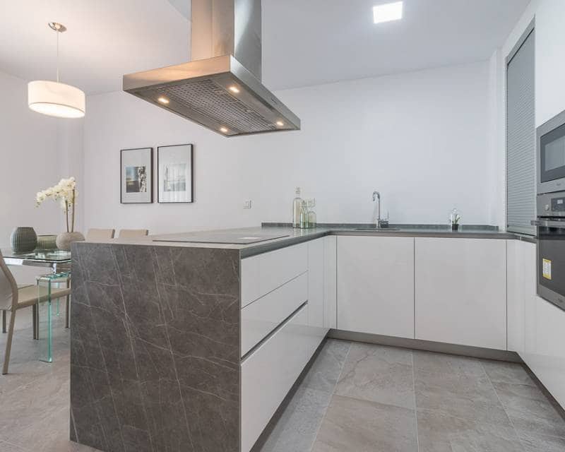 3 soverom Hus til salgs i Torrevieja med svømmebasseng - € 340 000 (Ref: 9989503)