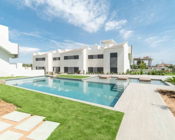 3 soverom Hus til salgs i Los Balcones - Los Altos, Torrevieja med svømmebasseng - € 340 000 (Ref: 9989503)